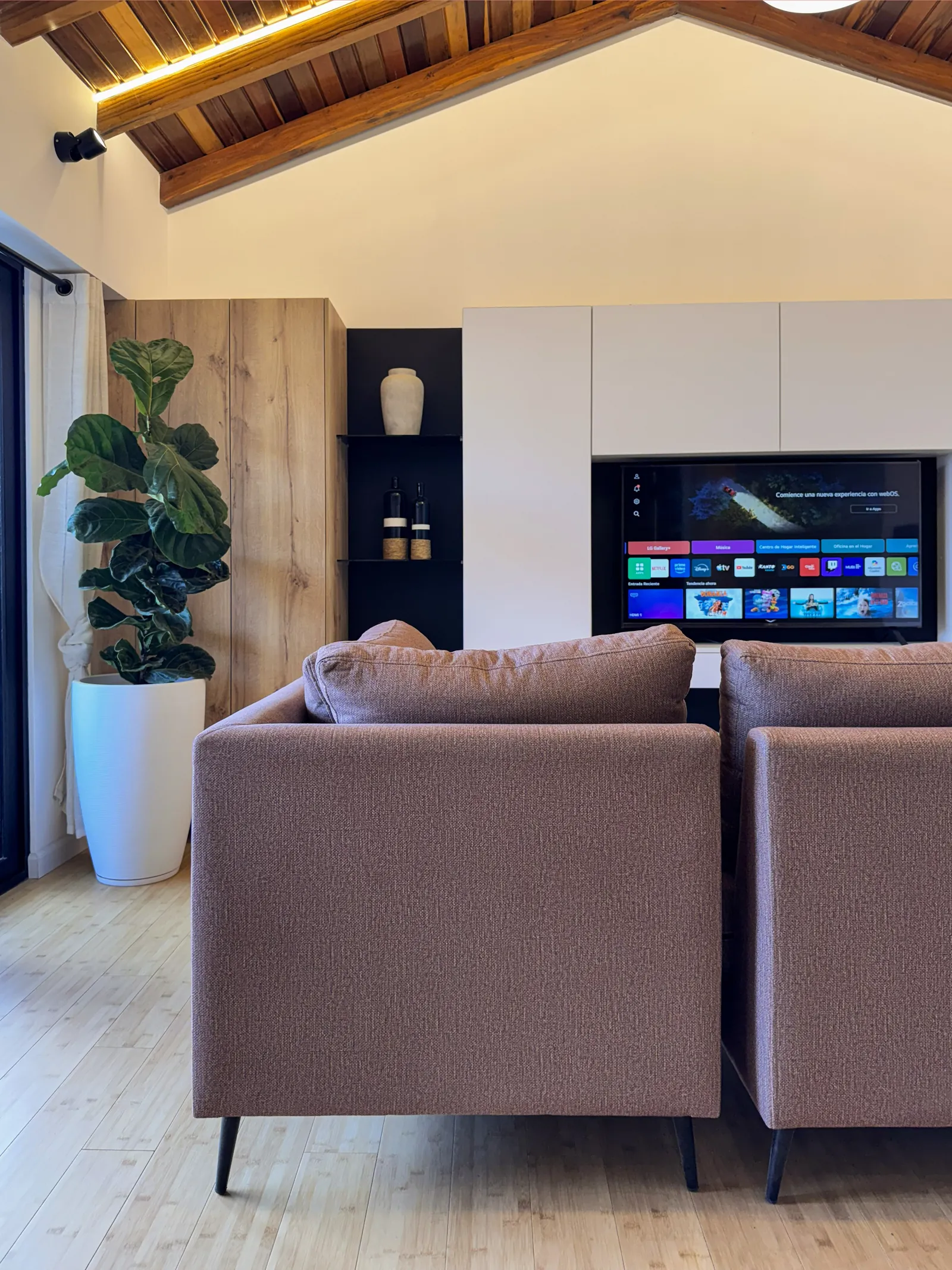 Suite 01 — Suite01 21 · Anthara, Loja